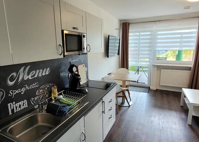 Bayvista Lodge - Studios & Apartments